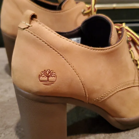 NWOT - Timberland Heeled Boots - Picture 7 of 11